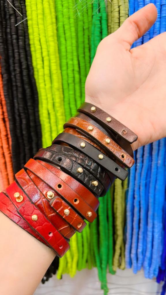 61846e1c-767c-4b8d-b41b-911a413c40bb دستبند دو دور پیچ