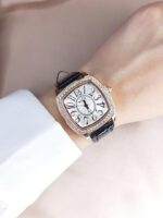 ساعت چرمی مربع